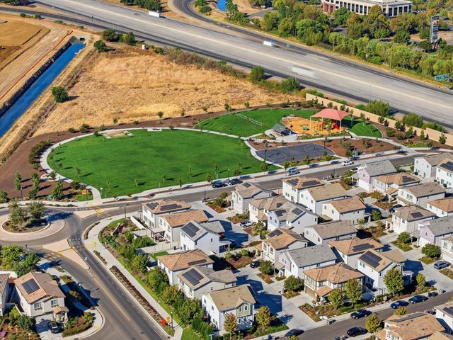 3742 Roseparke Way, Sacramento, CA 95834