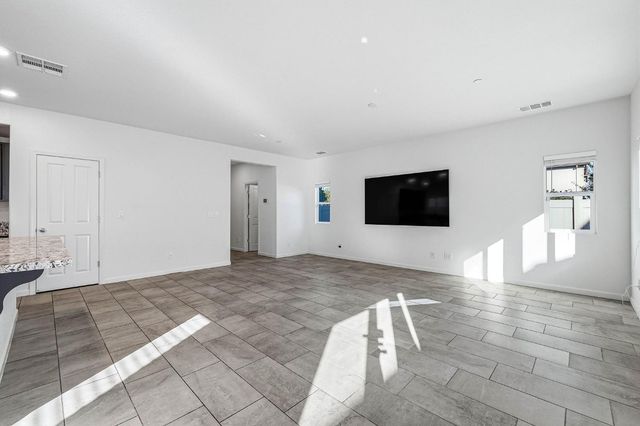 3742 Roseparke Way, Sacramento, CA 95834
