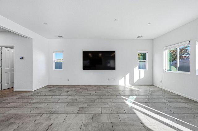 3742 Roseparke Way, Sacramento, CA 95834