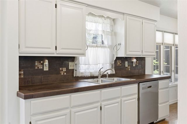 3 Kensington Drive, Bella Vista, AR 72715