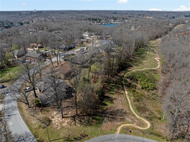 3 Kensington Drive, Bella Vista, AR 72715