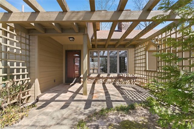 3 Kensington Drive, Bella Vista, AR 72715