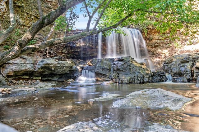 3 Kensington Drive, Bella Vista, AR 72715