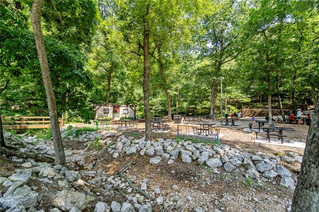 3 Kensington Drive, Bella Vista, AR 72715