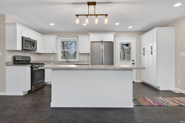 13573 S 400 W, Kokomo, IN 46901