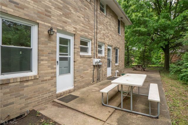 3837-3839 Beech Hill Road NW, North Canton, OH 44720
