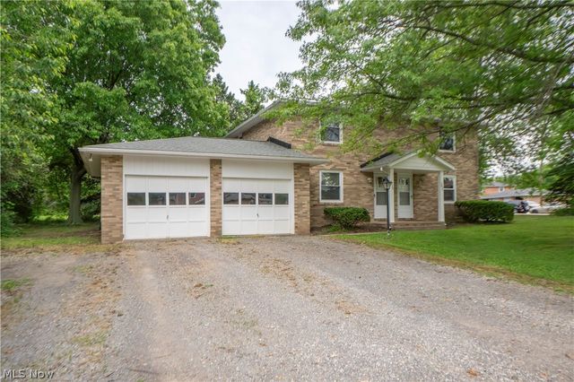 3837-3839 Beech Hill Road NW, North Canton, OH 44720