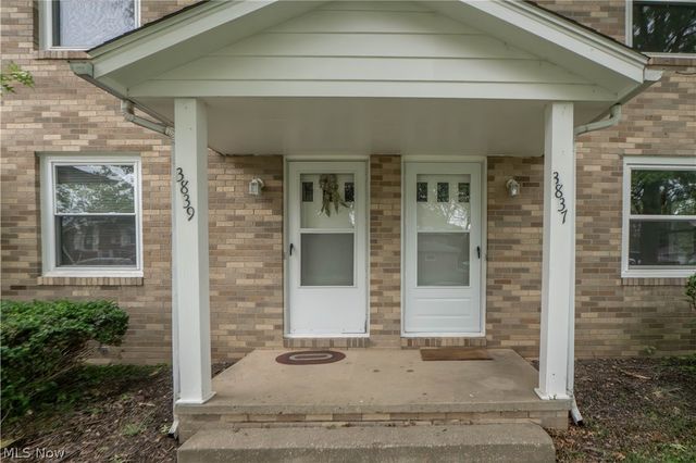 3837-3839 Beech Hill Road NW, North Canton, OH 44720