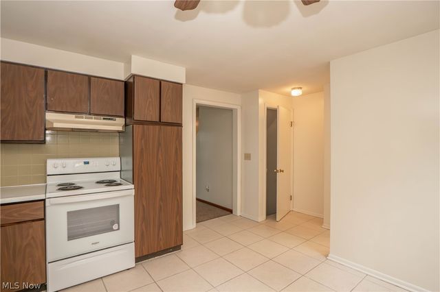 3837-3839 Beech Hill Road NW, North Canton, OH 44720