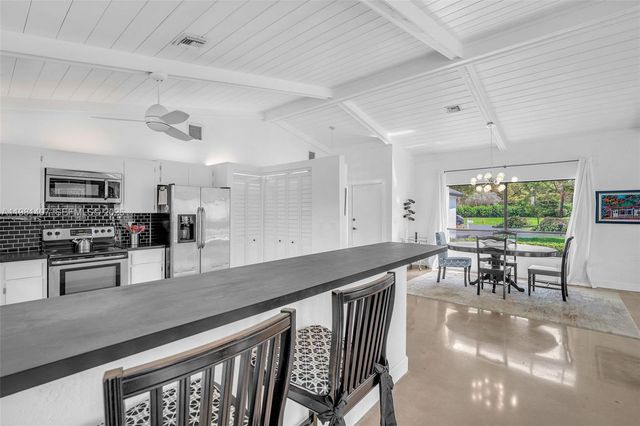 211 SW 87th Ter, Plantation, FL 33324