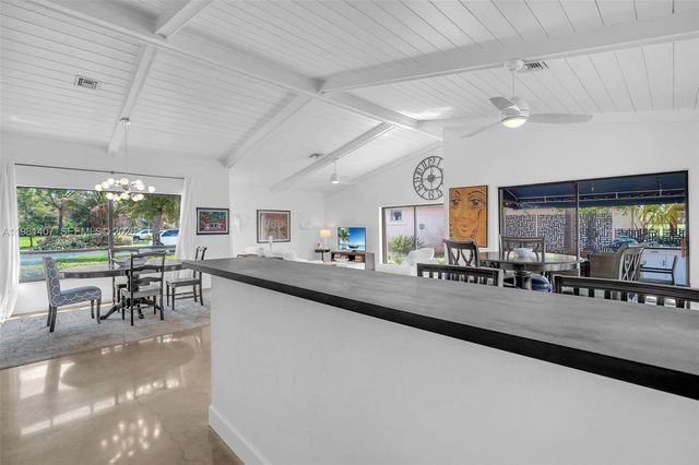 211 SW 87th Ter, Plantation, FL 33324