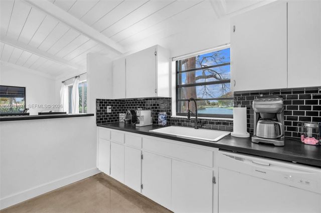 211 SW 87th Ter, Plantation, FL 33324