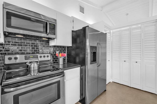 211 SW 87th Ter, Plantation, FL 33324