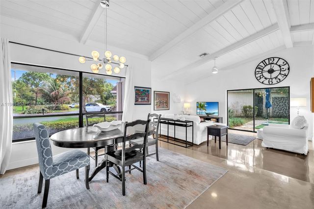 211 SW 87th Ter, Plantation, FL 33324