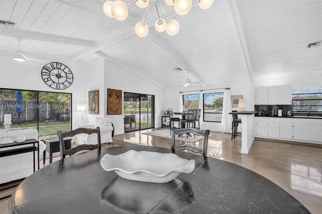 211 SW 87th Ter, Plantation, FL 33324