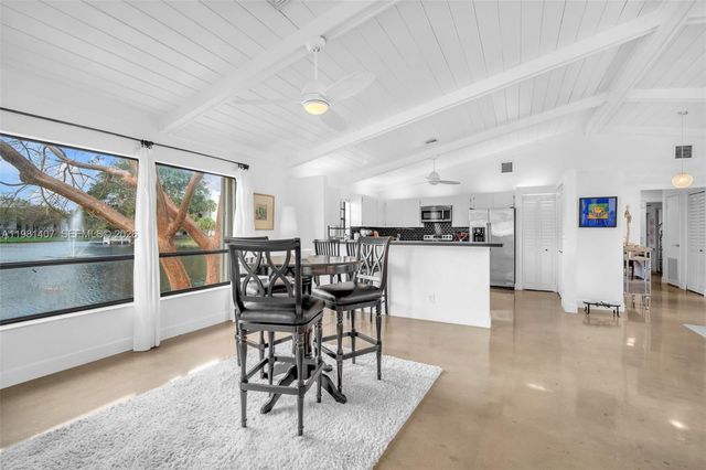 211 SW 87th Ter, Plantation, FL 33324