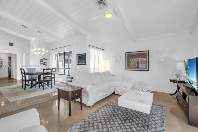 211 SW 87th Ter, Plantation, FL 33324