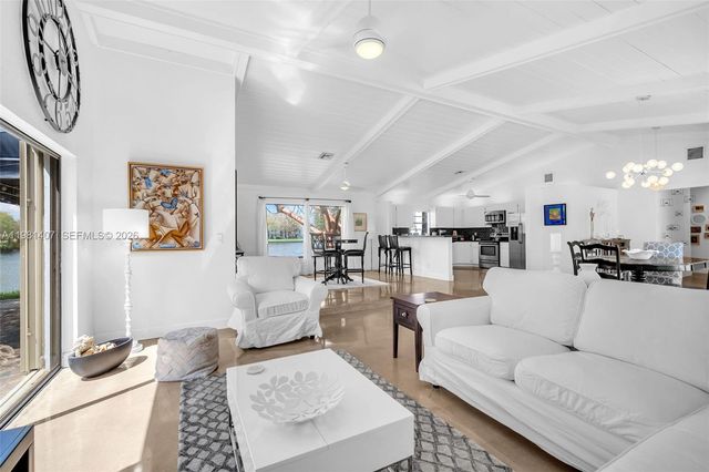 211 SW 87th Ter, Plantation, FL 33324