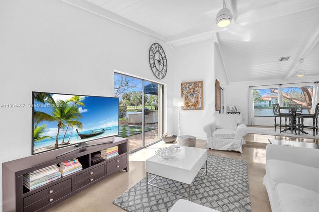 211 SW 87th Ter, Plantation, FL 33324