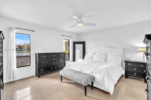 211 SW 87th Ter, Plantation, FL 33324