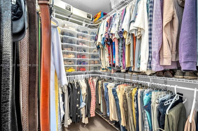 211 SW 87th Ter, Plantation, FL 33324