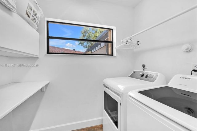 211 SW 87th Ter, Plantation, FL 33324