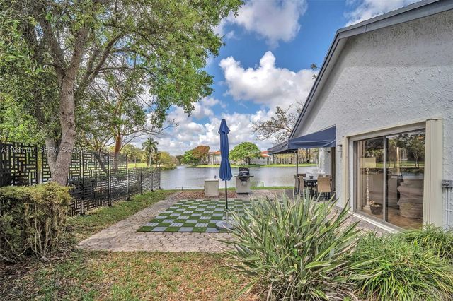 211 SW 87th Ter, Plantation, FL 33324