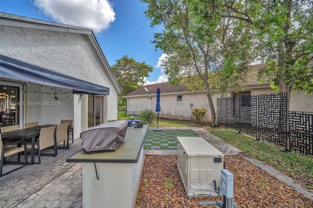 211 SW 87th Ter, Plantation, FL 33324