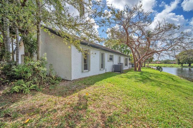 211 SW 87th Ter, Plantation, FL 33324