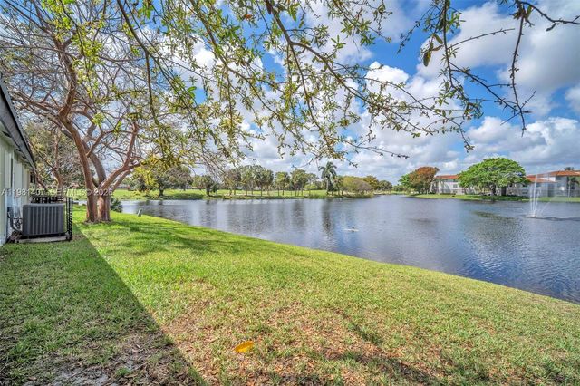 211 SW 87th Ter, Plantation, FL 33324