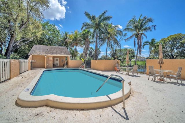 211 SW 87th Ter, Plantation, FL 33324