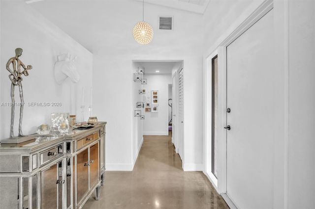 211 SW 87th Ter, Plantation, FL 33324