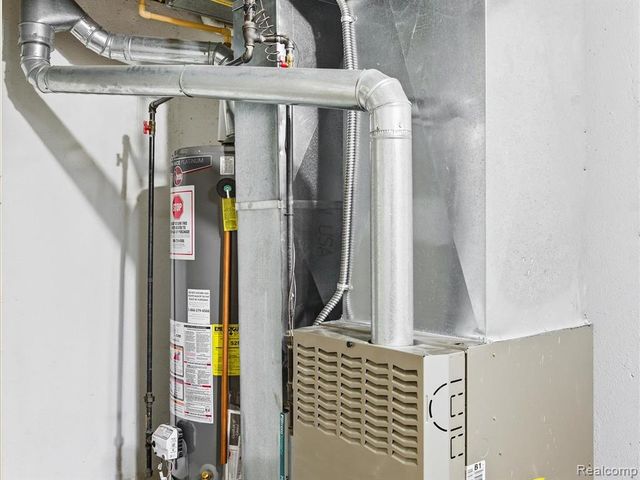 38311 Brook Drive, Sterling Heights, MI 48312