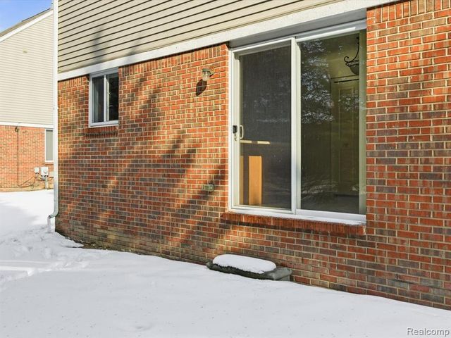 38311 Brook Drive, Sterling Heights, MI 48312