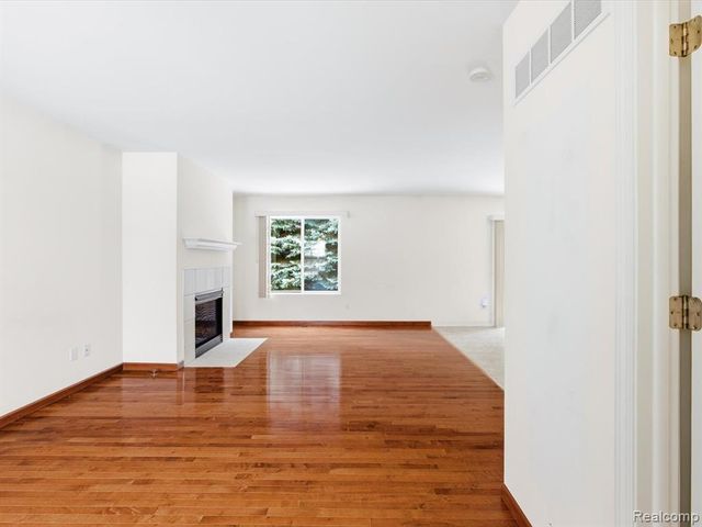 38311 Brook Drive, Sterling Heights, MI 48312