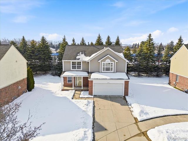 38311 Brook Drive, Sterling Heights, MI 48312