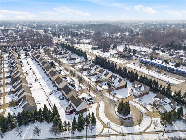 38311 Brook Drive, Sterling Heights, MI 48312