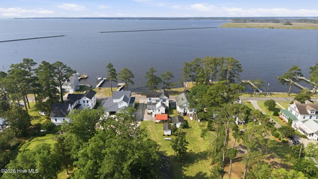 655 E Water Street, Belhaven, NC 27810