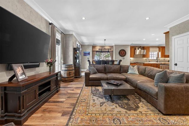 8116 University Drive, Clayton, MO 63105