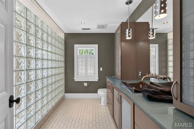 8116 University Drive, Clayton, MO 63105