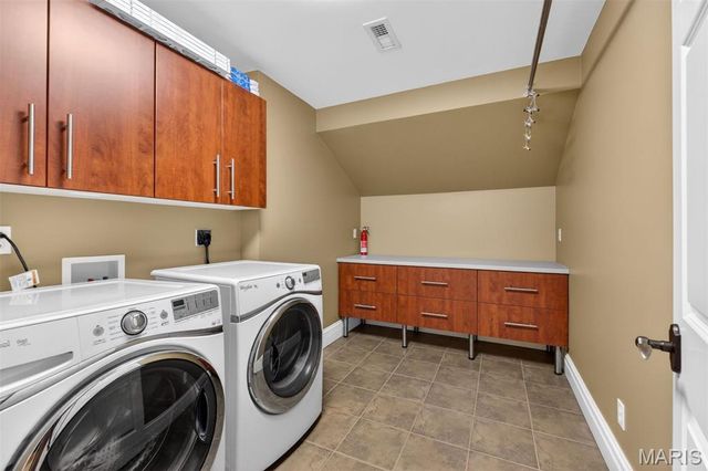 8116 University Drive, Clayton, MO 63105