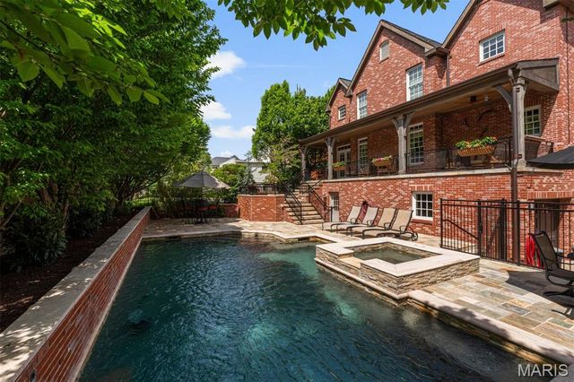 8116 University Drive, Clayton, MO 63105