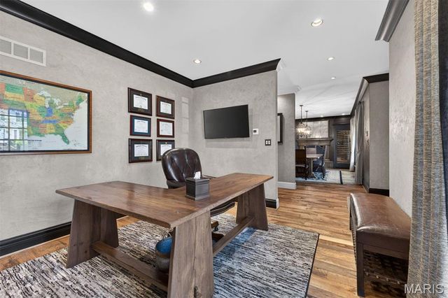 8116 University Drive, Clayton, MO 63105