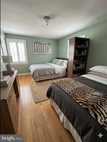 1515 COLLINGS RD, Camden, NJ 08104