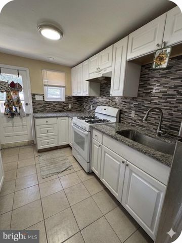 1515 COLLINGS RD, Camden, NJ 08104