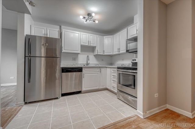 1041 Susan Collins Lane 102, Oak Park, IL 60302