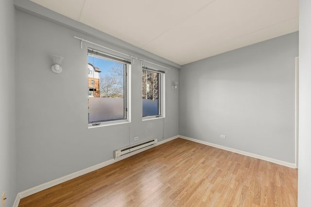 1041 Susan Collins Lane 102, Oak Park, IL 60302