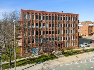 1041 Susan Collins Lane 102, Oak Park, IL 60302