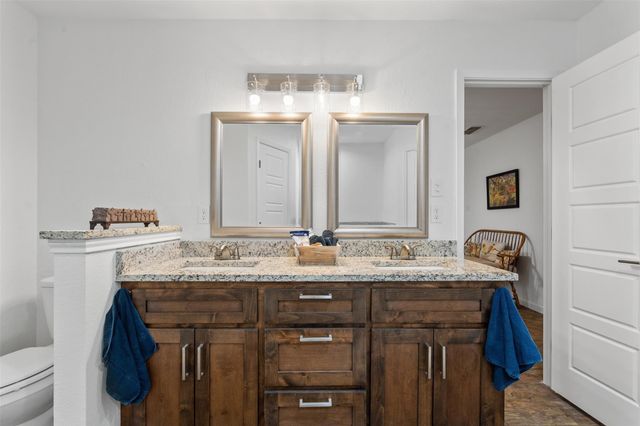 904 Meadowlark Lane, Granbury, TX 76048