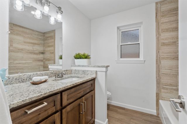 904 Meadowlark Lane, Granbury, TX 76048